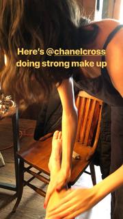 Mayim Bialik feet photo thumbnail