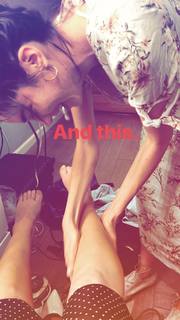 Mayim Bialik feet photo thumbnail