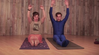Mayim Bialik feet photo thumbnail