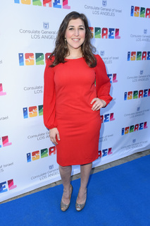 Mayim Bialik feet photo thumbnail