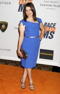 Mayim Bialik feet photo thumbnail