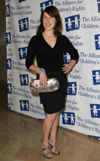 Mayim Bialik feet photo thumbnail