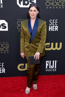 Mayim Bialik feet photo thumbnail