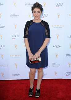 Mayim Bialik feet photo thumbnail