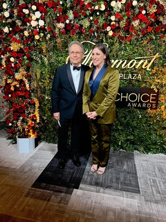 Mayim Bialik feet photo thumbnail