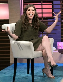 Mayim Bialik feet photo thumbnail