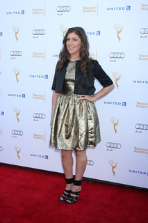 Mayim Bialik feet photo thumbnail