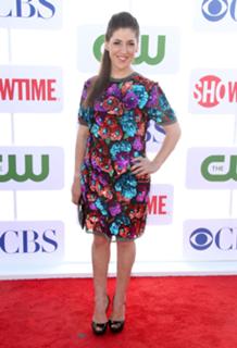 Mayim Bialik feet photo thumbnail