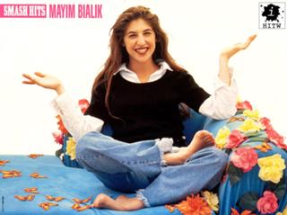Mayim Bialik feet photo thumbnail