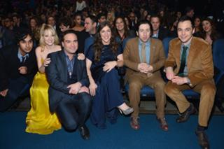Mayim Bialik feet photo thumbnail