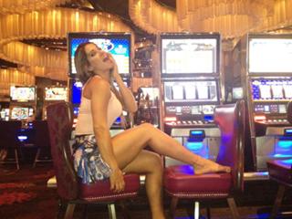 Mayra Cardi feet photo 4