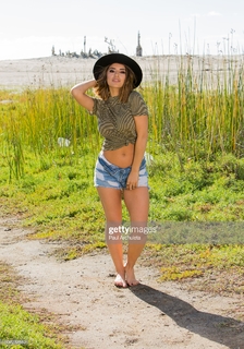 Mayra Leal feet photo 9