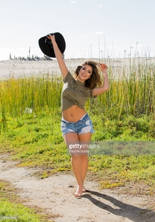 Mayra Leal feet photo 7