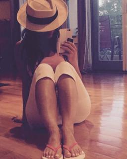 Mayra Veronica feet photo 9