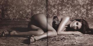 Mayrín Villanueva feet photo thumbnail