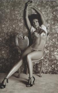 Mayrín Villanueva feet photo thumbnail