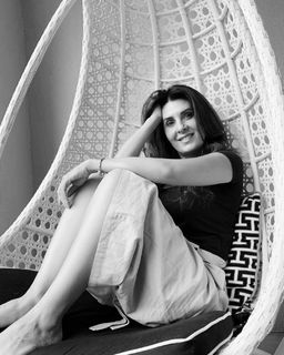 Mayrín Villanueva feet photo thumbnail
