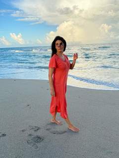 Mayrín Villanueva feet photo thumbnail