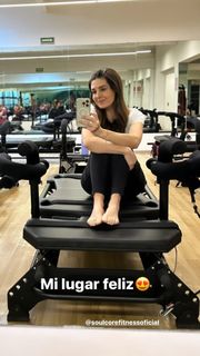 Mayrín Villanueva feet photo thumbnail