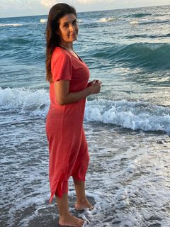 Mayrín Villanueva feet photo thumbnail