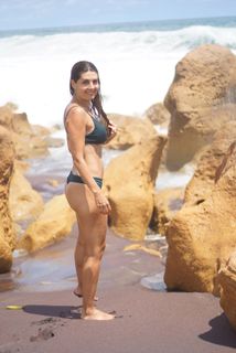 Mayrín Villanueva feet photo thumbnail