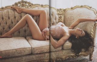 Mayrín Villanueva feet photo thumbnail