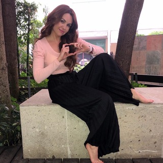 Mayté Carranco feet photo thumbnail