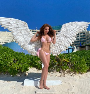 Mayté Carranco feet photo thumbnail