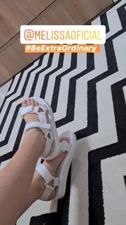 Maísa Silva feet photo thumbnail