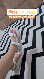 Maísa Silva feet photo thumbnail