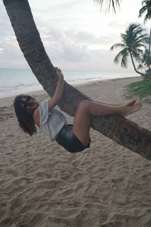 Maísa Silva feet photo thumbnail