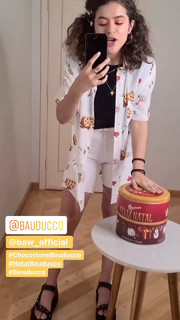 Maísa Silva feet photo thumbnail
