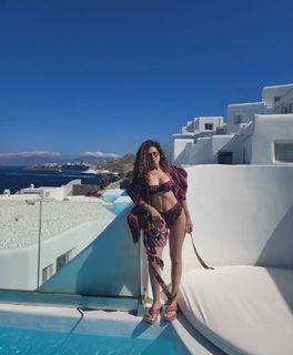 Maísa Silva feet photo thumbnail