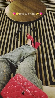 Maísa Silva feet photo thumbnail