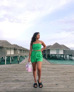 Maísa Silva feet photo thumbnail