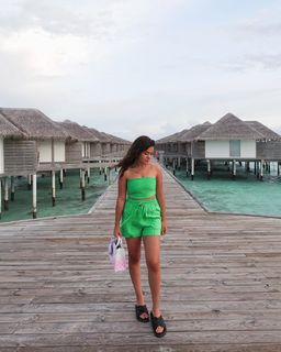 Maísa Silva feet photo thumbnail