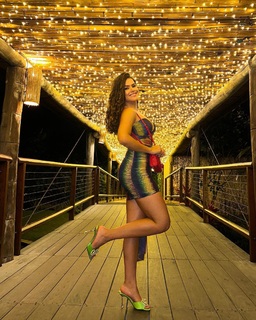 Maísa Silva feet photo thumbnail