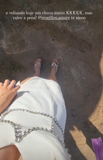 Maísa Silva feet photo thumbnail