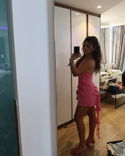 Maísa Silva feet photo thumbnail