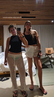 Maísa Silva feet photo thumbnail