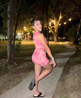 Maísa Silva feet photo thumbnail
