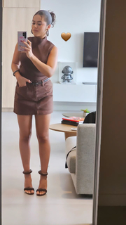 Maísa Silva feet photo thumbnail