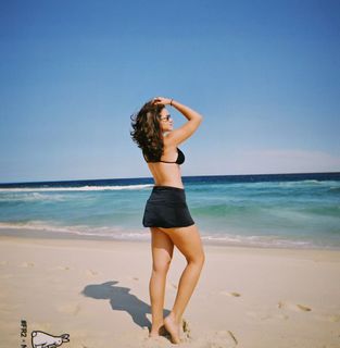 Maísa Silva feet photo thumbnail