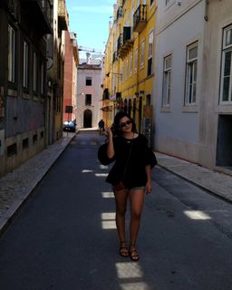 Maísa Silva feet photo thumbnail