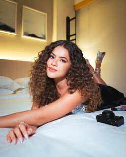 Maísa Silva feet photo thumbnail
