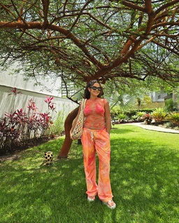 Maísa Silva feet photo thumbnail