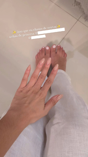Maísa Silva feet photo thumbnail