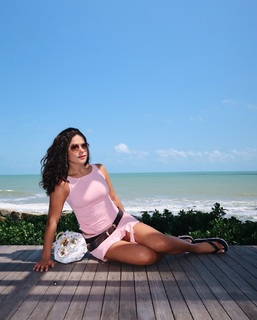 Maísa Silva feet photo thumbnail