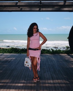 Maísa Silva feet photo thumbnail