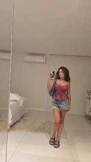 Maísa Silva feet photo thumbnail
